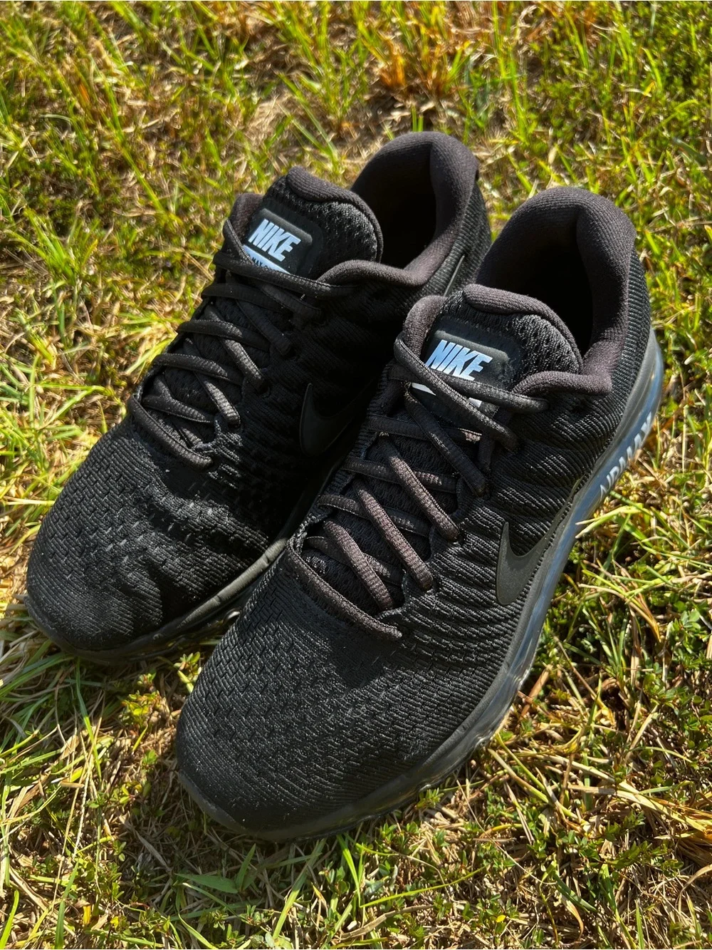 CLEAN Nike size 9 Womens Air Max 2017 Black running shoes
